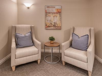 Hallmark on the Park Sitting Area